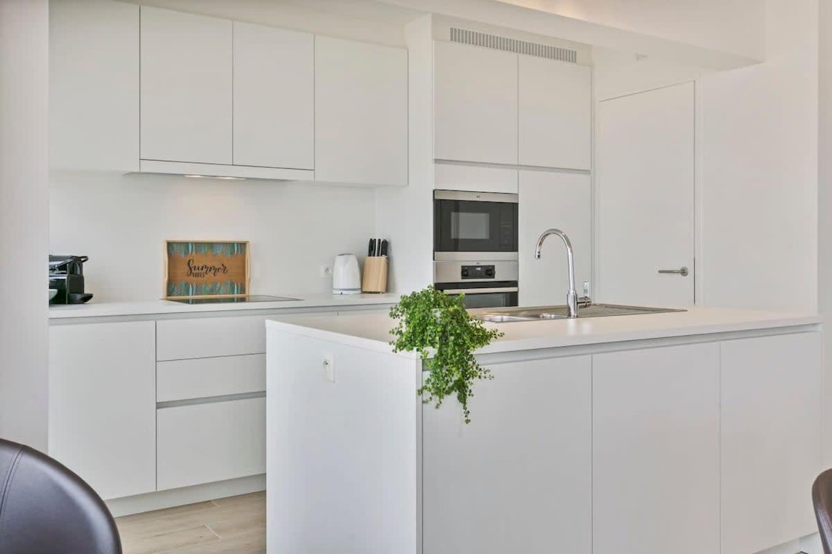 Huswell - Majestic Apartment With Breathtaking Sea View De Haan Exterior photo